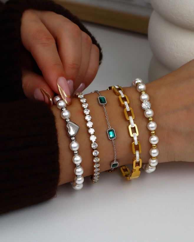 🤍 Nasze bransoletki ze stali chirurgicznej stały się bestsellerem dzięki swojej uniwersalności, elegancji i jakości, które...